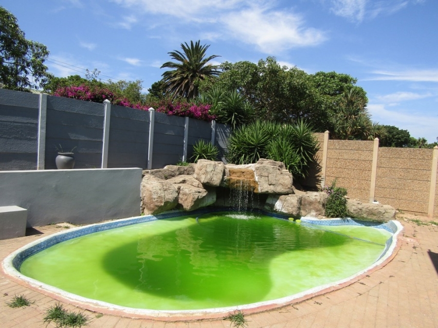 4 Bedroom Property for Sale in Humansdorp Eastern Cape